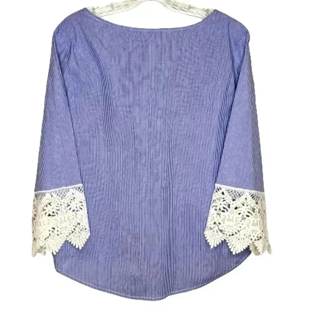 ❤️ LAST CHANCE SALE New York & Company Large Blue Stripe Lace Bell Sleeve Top - Picture 3 of 7